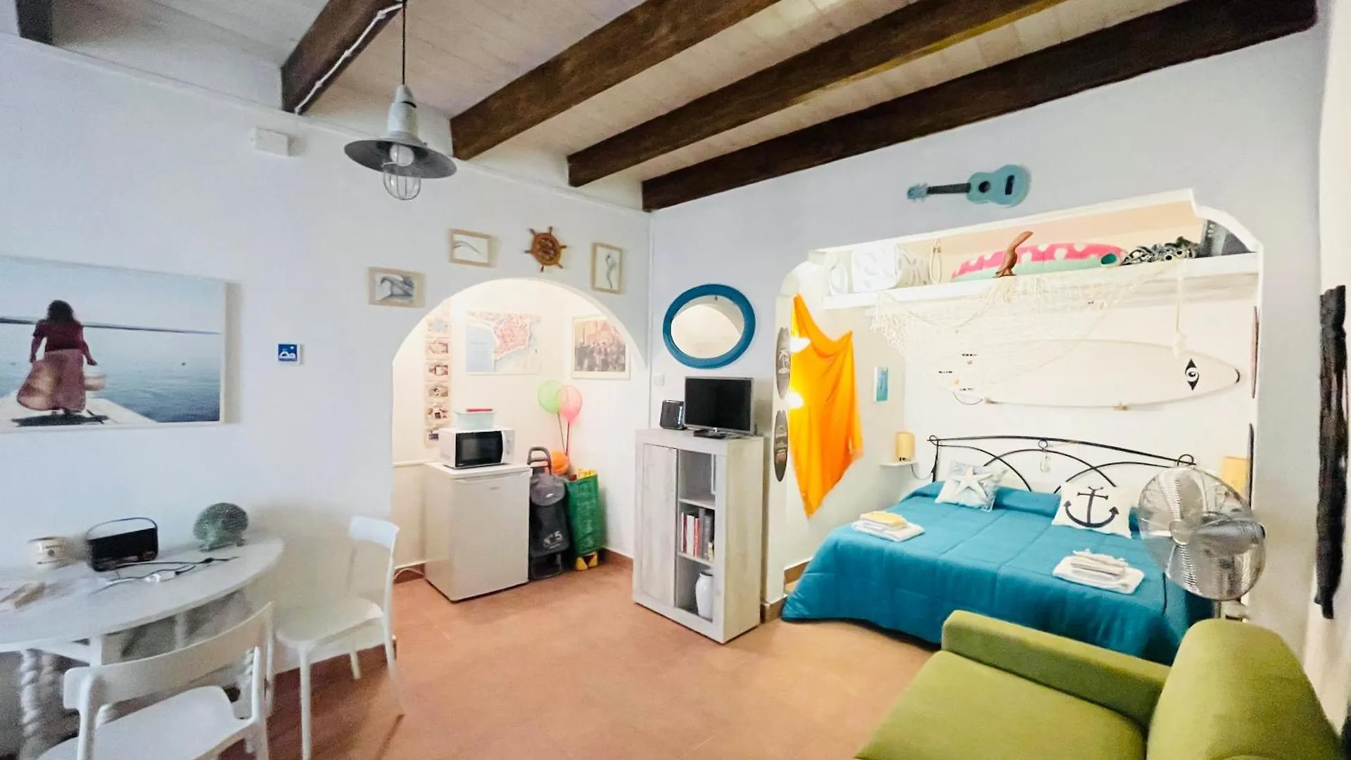 Gaudi Art Room Alghero Italy